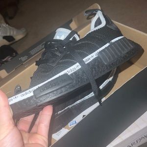 Never worn size 71/2